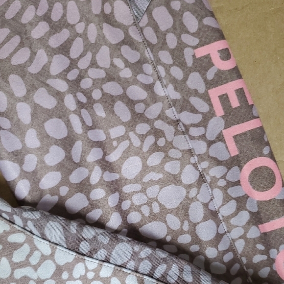Peleton ATHLETIC 2 Piece Leopard Print 2 Piece Set LARGE - Picture 11 of 15